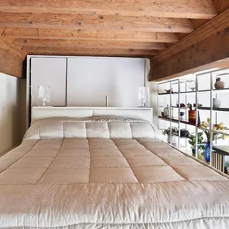 Miranda Apartment
